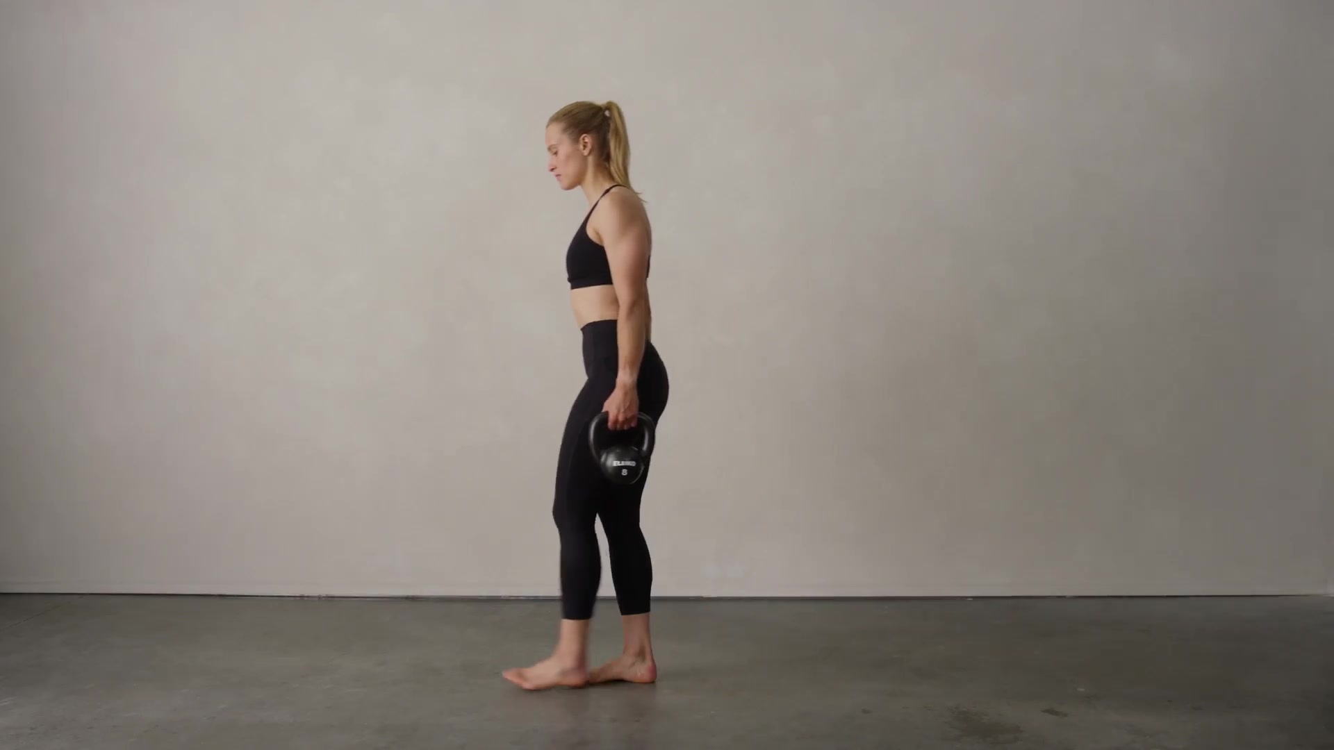 single-arm-kb-farmers-carry-video-instructions-variations